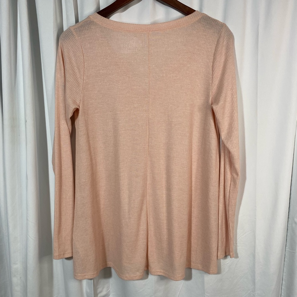 Hollister Light Pink Ribbed Long Sleeve Split V-Neck T-Shirt Women’s Size Medium - Picture 8 of 8